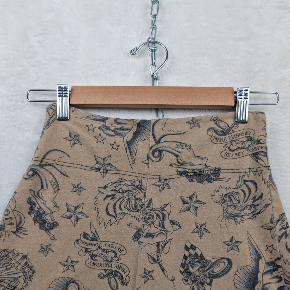 VTG Betsey Johnson Shorts Women's M Tan Mark Mahoney Tattoo Flash Rockabilly 90s - Picture 7 of 10